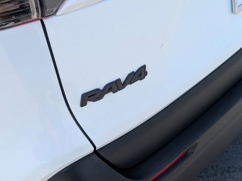 Used 2021 Toyota RAV4 XLE w/ Convenience Package FWD image 14