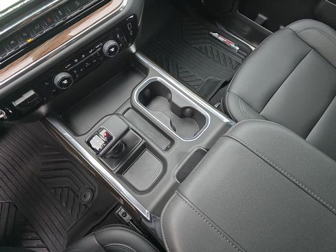 Used 2024 Chevrolet Silverado 1500 LT Trail Boss w/ Convenience Package II image 31