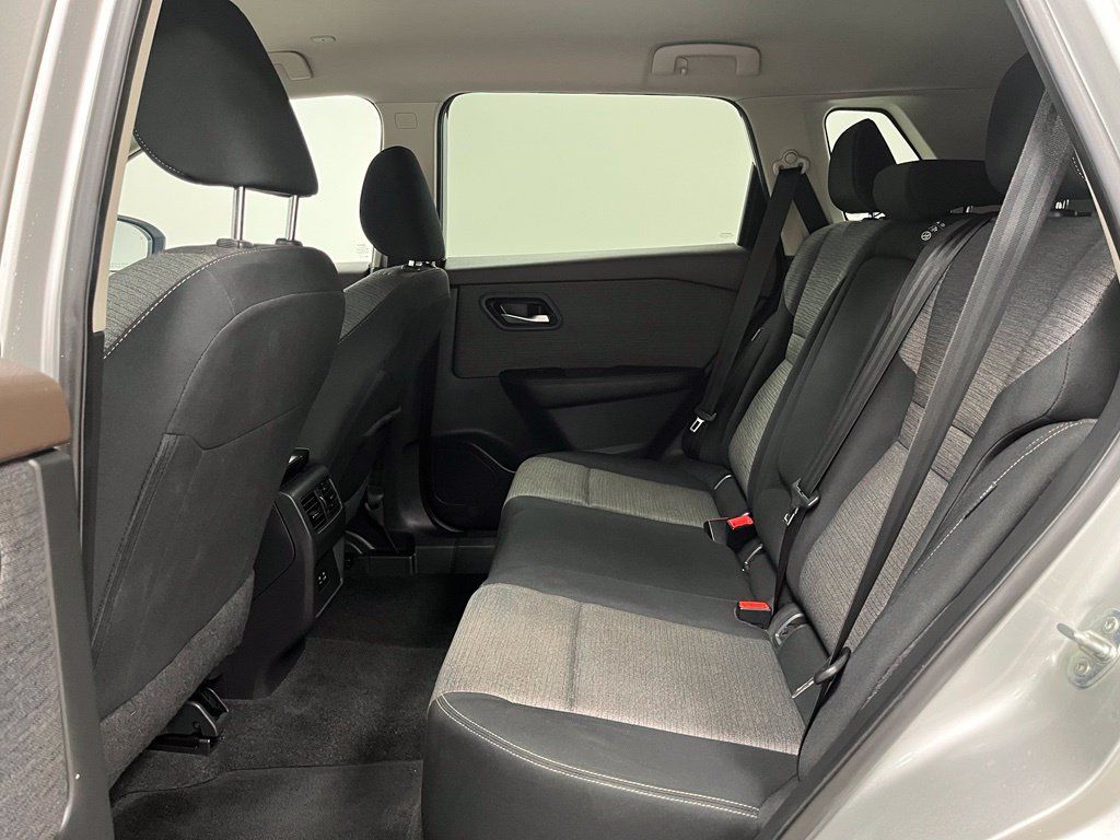 Used 2023 Nissan Rogue SV AWD/4WD image 45