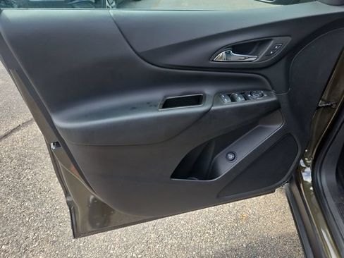Used 2023 Chevrolet Equinox LT FWD image 11