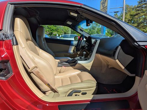 Used 2005 Chevrolet Corvette Coupe w/ Preferred Equipment Group RWD image 28