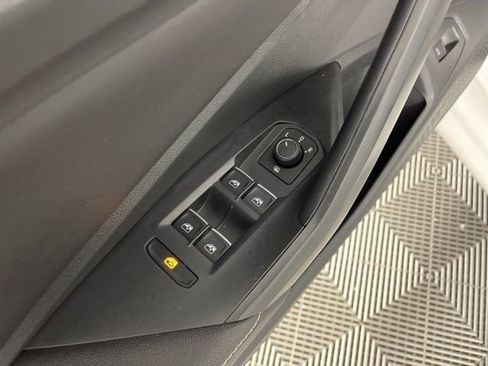 Used 2025 Volkswagen Jetta S image 30