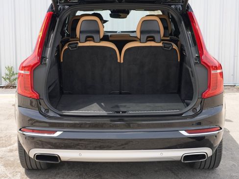 Used 2017 Volvo XC90 T8 Inscription w/ Vision Package image 9