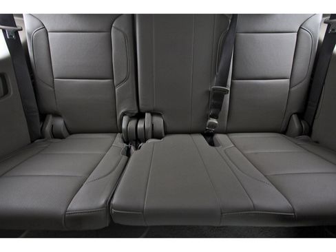 Used 2020 GMC Yukon SLT w/ Open Road Package RWD image 16