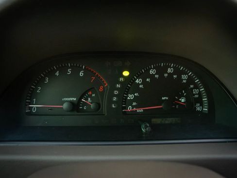 Used 2004 Toyota Camry LE FWD image 22