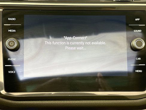 Used 2024 Volkswagen Tiguan SE R-Line image 15