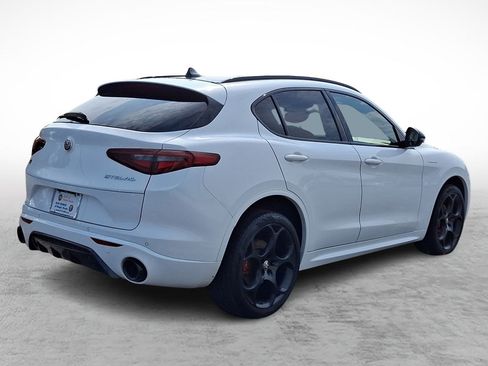 Used 2023 Alfa Romeo Stelvio Veloce AWD/4WD image 5