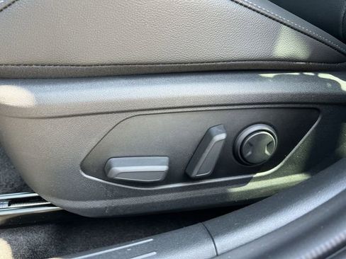 New 2026 Hyundai Elantra Limited FWD image 30