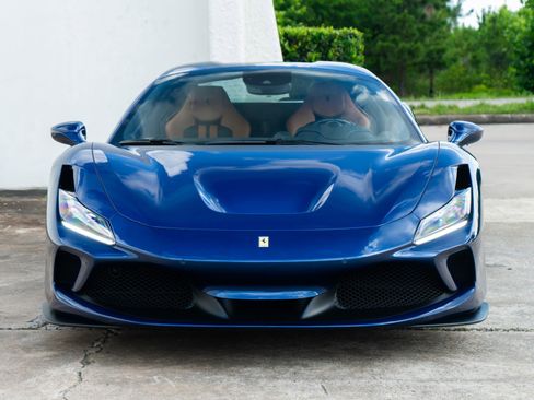 Used 2022 Ferrari F8 Tributo RWD image 17