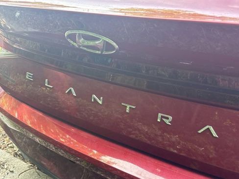 Used 2023 Hyundai Elantra SEL w/ Convenience Package FWD image 10