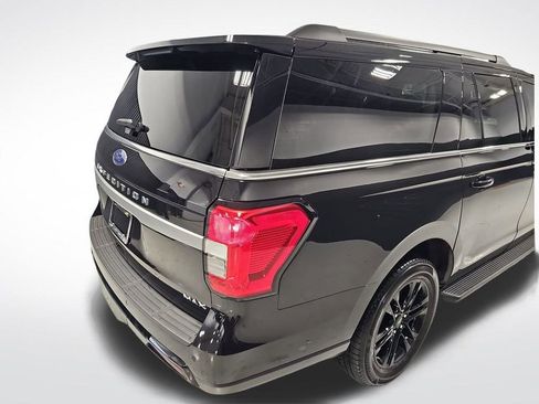 Used 2024 Ford Expedition Max XLT image 8