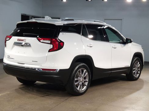 Used 2024 GMC Terrain SLT image 7