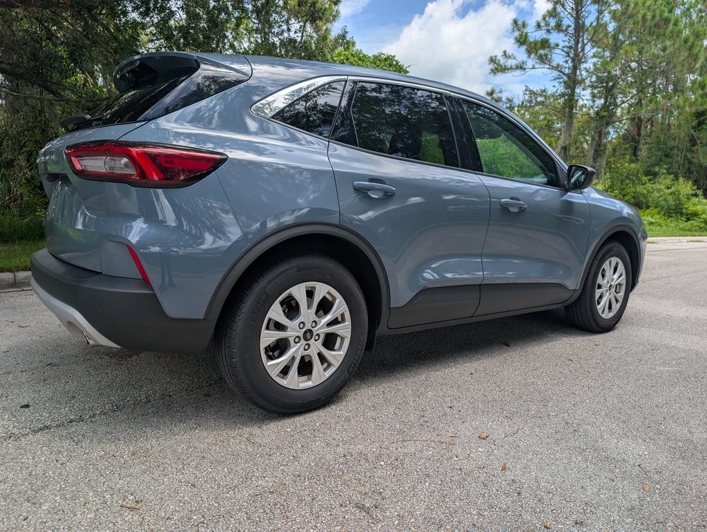 Used 2024 Ford Escape Active w/ Tech Pack #1 FWD image 9