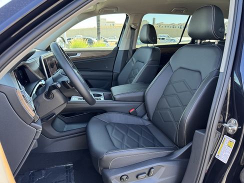Used 2026 Volkswagen Atlas SE FWD image 15