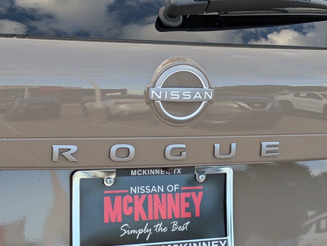 Certified 2025 Nissan Rogue SV FWD image 8