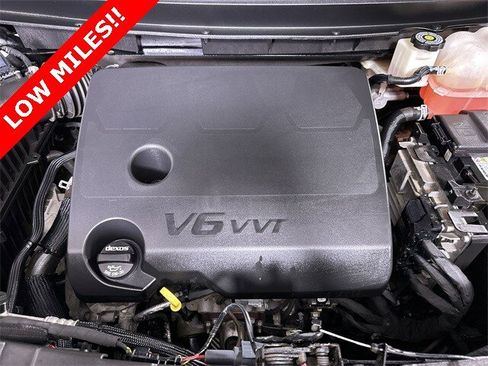 Used 2023 Chevrolet Traverse LT image 31