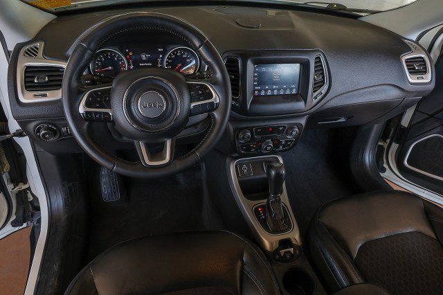 Used 2018 Jeep Compass Latitude w/ Popular Equipment Group FWD image 21