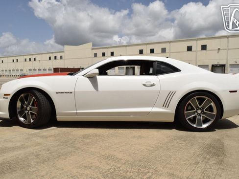 Used 2011 Chevrolet Camaro SS w/ RS Package image 5