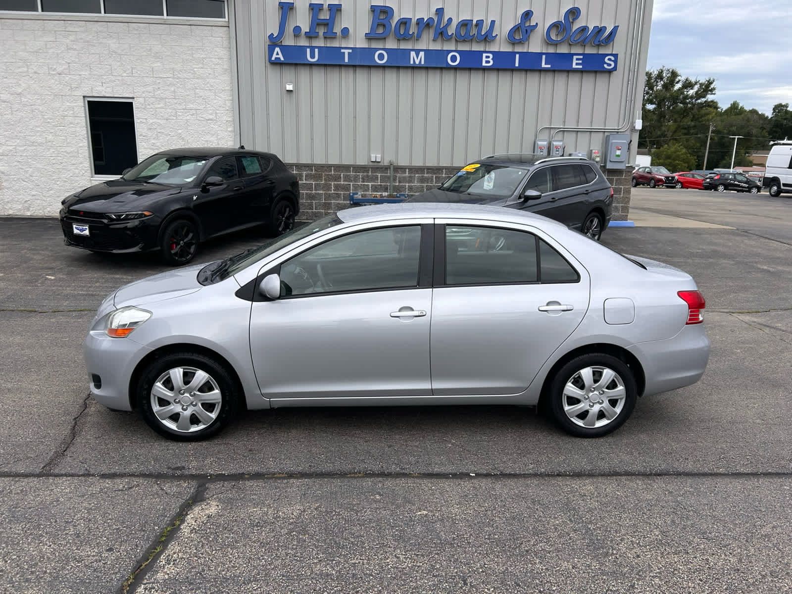 Used 2009 Toyota Yaris Sedan w/ Convenience Pkg FWD image 6