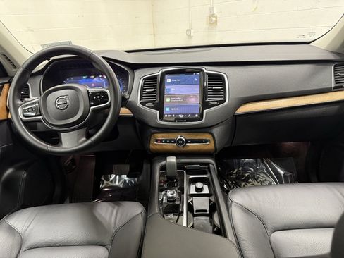 Used 2023 Volvo XC90 B6 Plus w/ Protection Package image 23