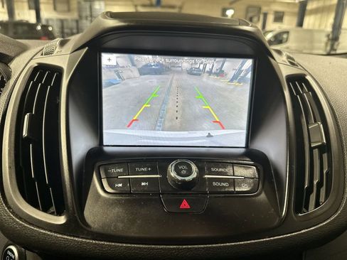 Used 2019 Ford Escape SE image 22