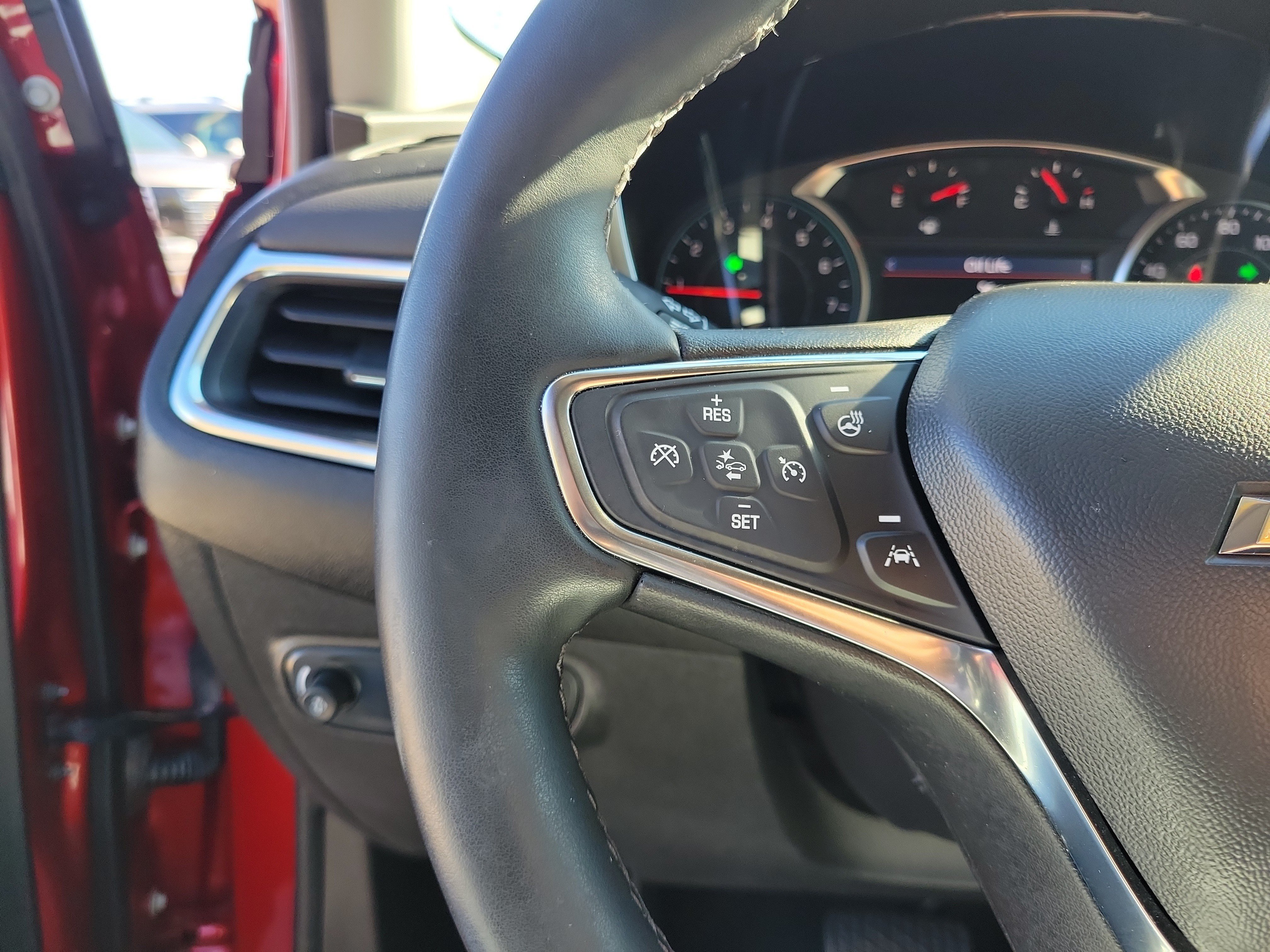 Used 2024 Chevrolet Equinox LT FWD image 22