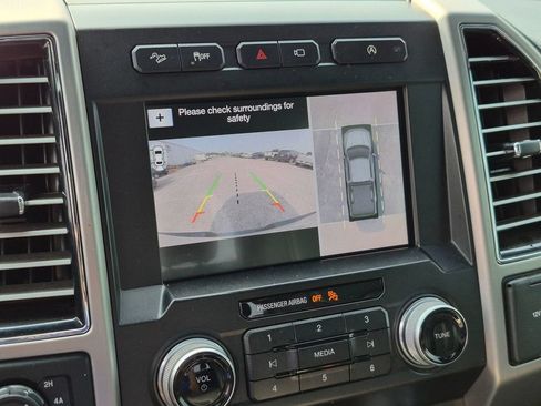 Used 2019 Ford F150 Platinum w/ Equipment Group 701A Luxury AWD/4WD image 24