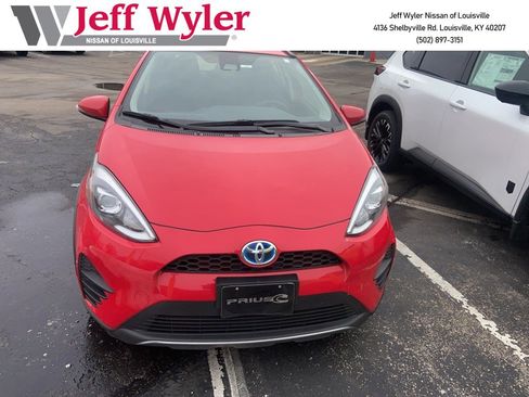 Used 2019 Toyota Prius C image 1