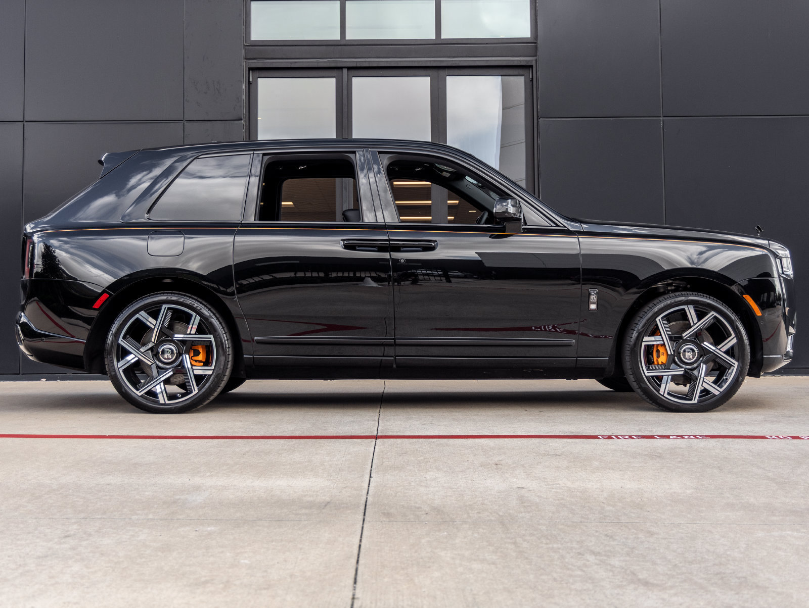 Used 2026 Rolls-Royce Cullinan Black Badge AWD/4WD image 12