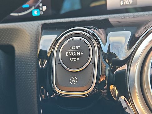 Used 2025 Mercedes-Benz CLA 250 4MATIC image 25