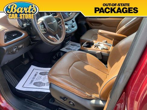 Used 2018 Chrysler Pacifica Limited w/ Advanced Safetytec Group FWD image 30