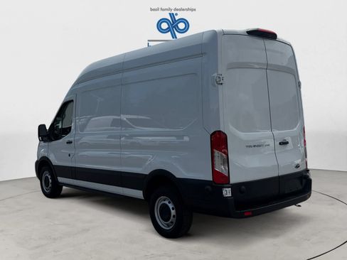 Used 2024 Ford Transit 250 148 High Roof RWD image 4