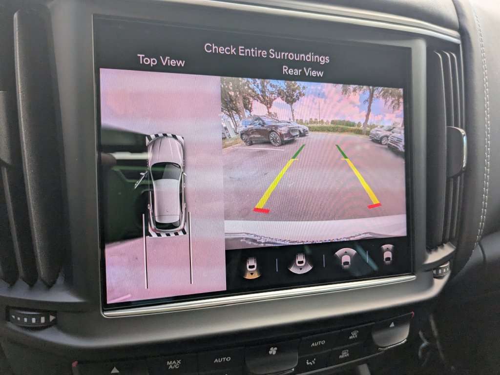 Used 2022 Maserati Levante Trofeo AWD/4WD image 9
