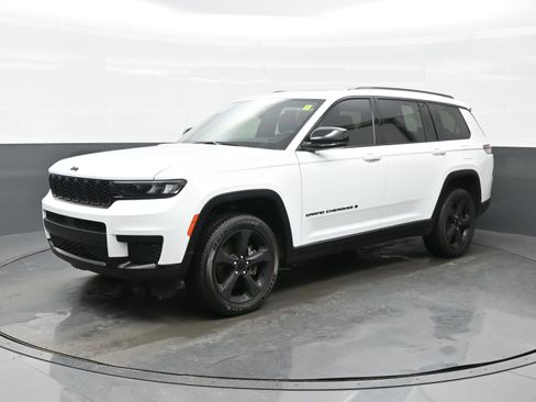 Used 2023 Jeep Grand Cherokee L Laredo image 2