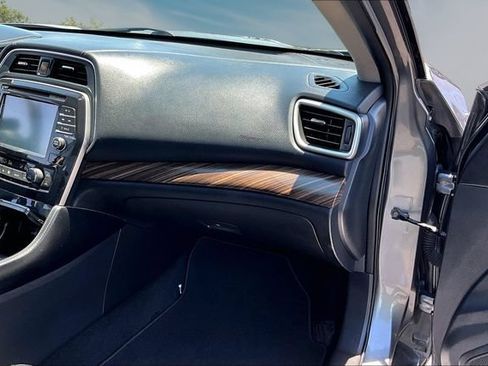 Certified 2017 Nissan Maxima Platinum FWD image 26
