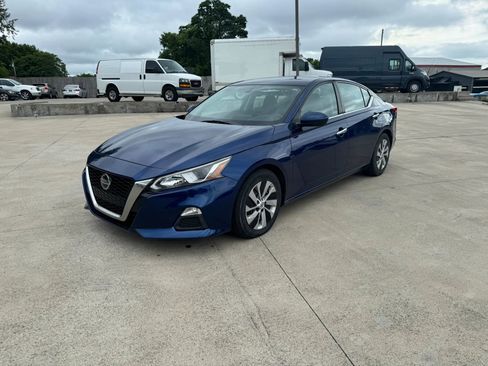 Used 2020 Nissan Altima 2.5 S FWD image 3