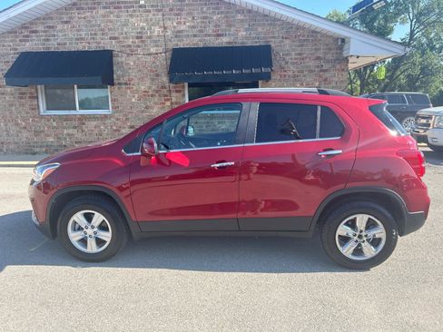 Used 2019 Chevrolet Trax LT w/ LT Convenience Package AWD/4WD image 10