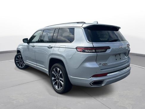 Used 2021 Jeep Grand Cherokee L Overland w/ Luxury Tech Group IV AWD/4WD image 8