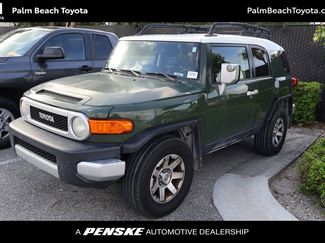 Used 2014 Toyota FJ Cruiser 4WD w/ Upgrade Package video 1