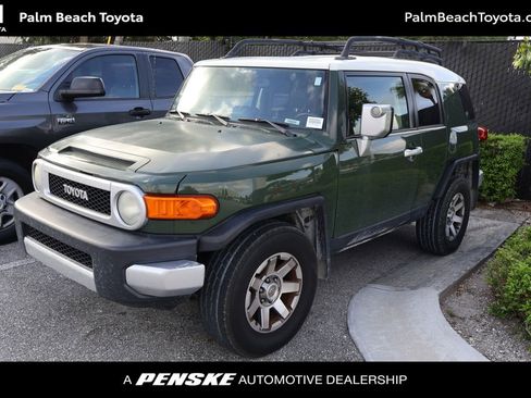 Used 2014 Toyota FJ Cruiser 4WD w/ Upgrade Package image 1