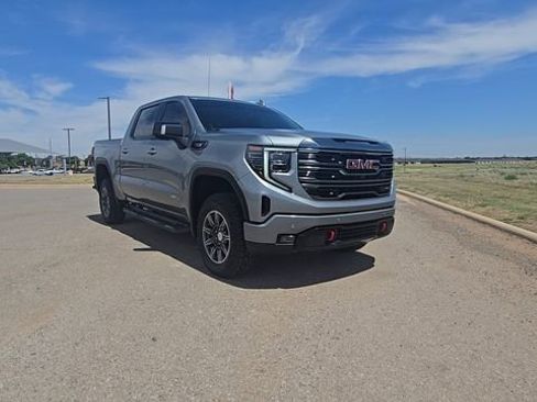 Used 2024 GMC Sierra 1500 AT4 w/ Technology Package AWD/4WD image 4