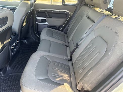 Used 2020 Land Rover Defender 110 SE image 23