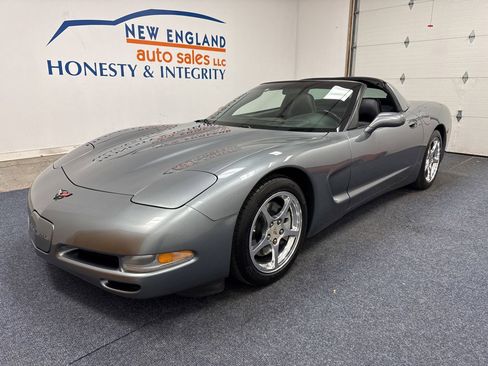 Used 2004 Chevrolet Corvette Coupe w/ Preferred Equipment Group image 11