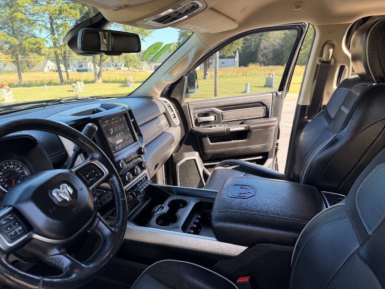 Used 2019 RAM 2500 Laramie AWD/4WD image 16