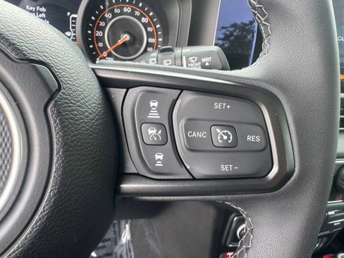 Used 2026 Jeep Wrangler Unlimited Rubicon AWD/4WD image 18