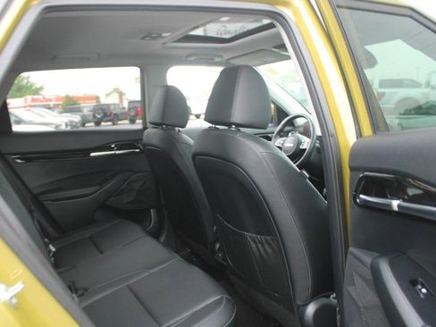 Used 2024 Kia Seltos SX w/ SX Sunroof Package image 12