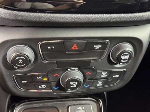 Used 2020 Jeep Compass Latitude AWD/4WD image 28