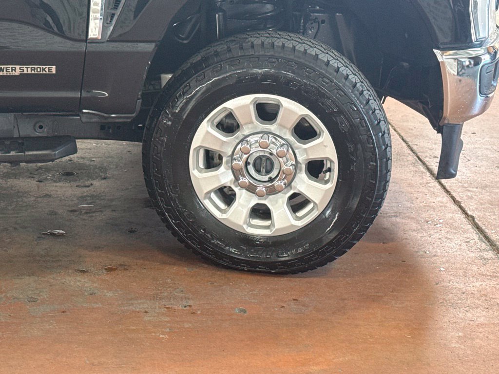 Used 2023 Ford F250 XLT AWD/4WD image 9