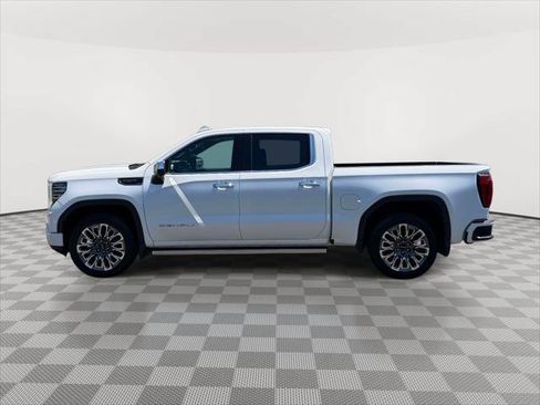 Used 2023 GMC Sierra 1500 Denali Ultimate AWD/4WD image 4