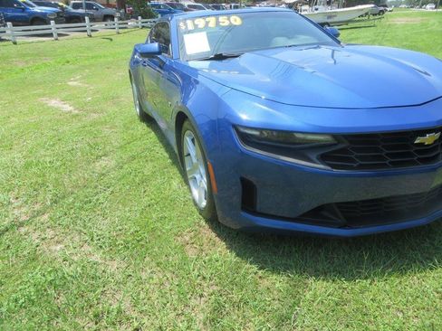 Used 2022 Chevrolet Camaro LT RWD image 4